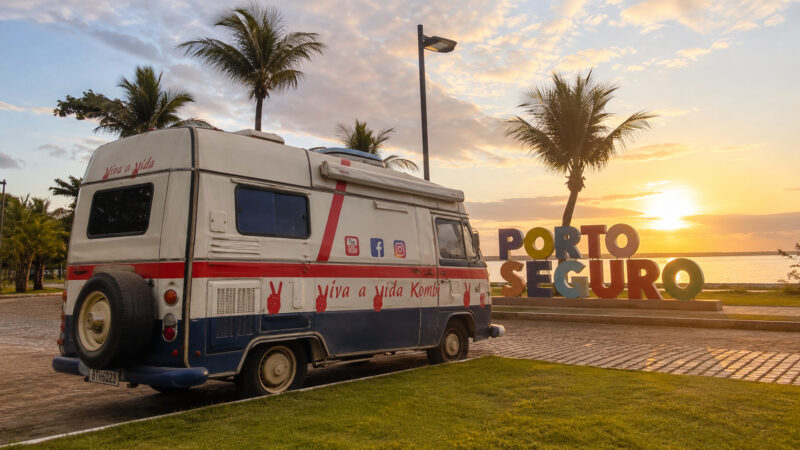 Casal de Praia Grande transforma Kombi em moradia e, em três anos e meio, visita 418 cidades até o nascimento do filho