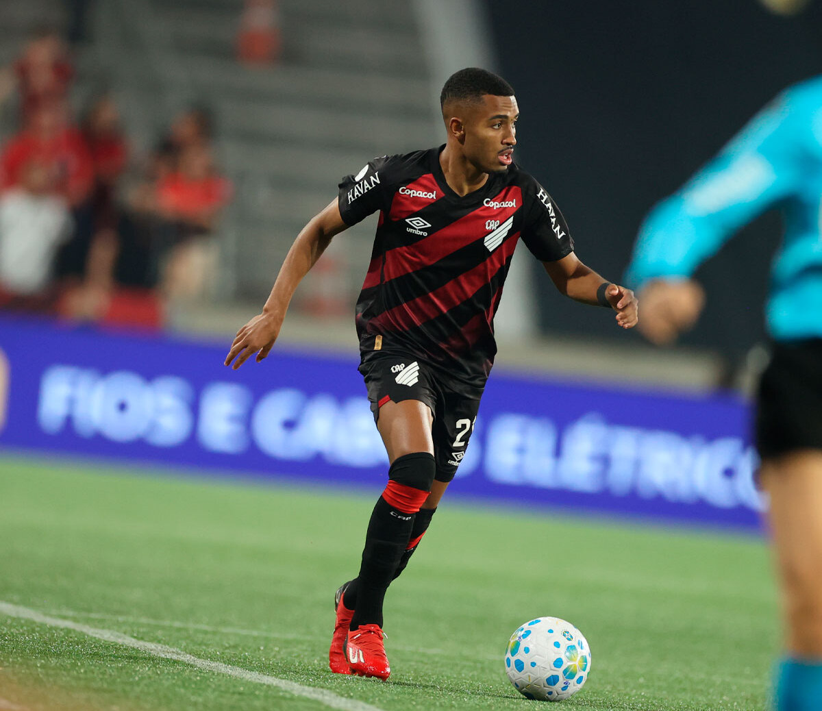 03/08/2026 — Athletico-PR vence Vitória por 2 a 0 e fica em vantagem nas oitavas da Copa do Brasil