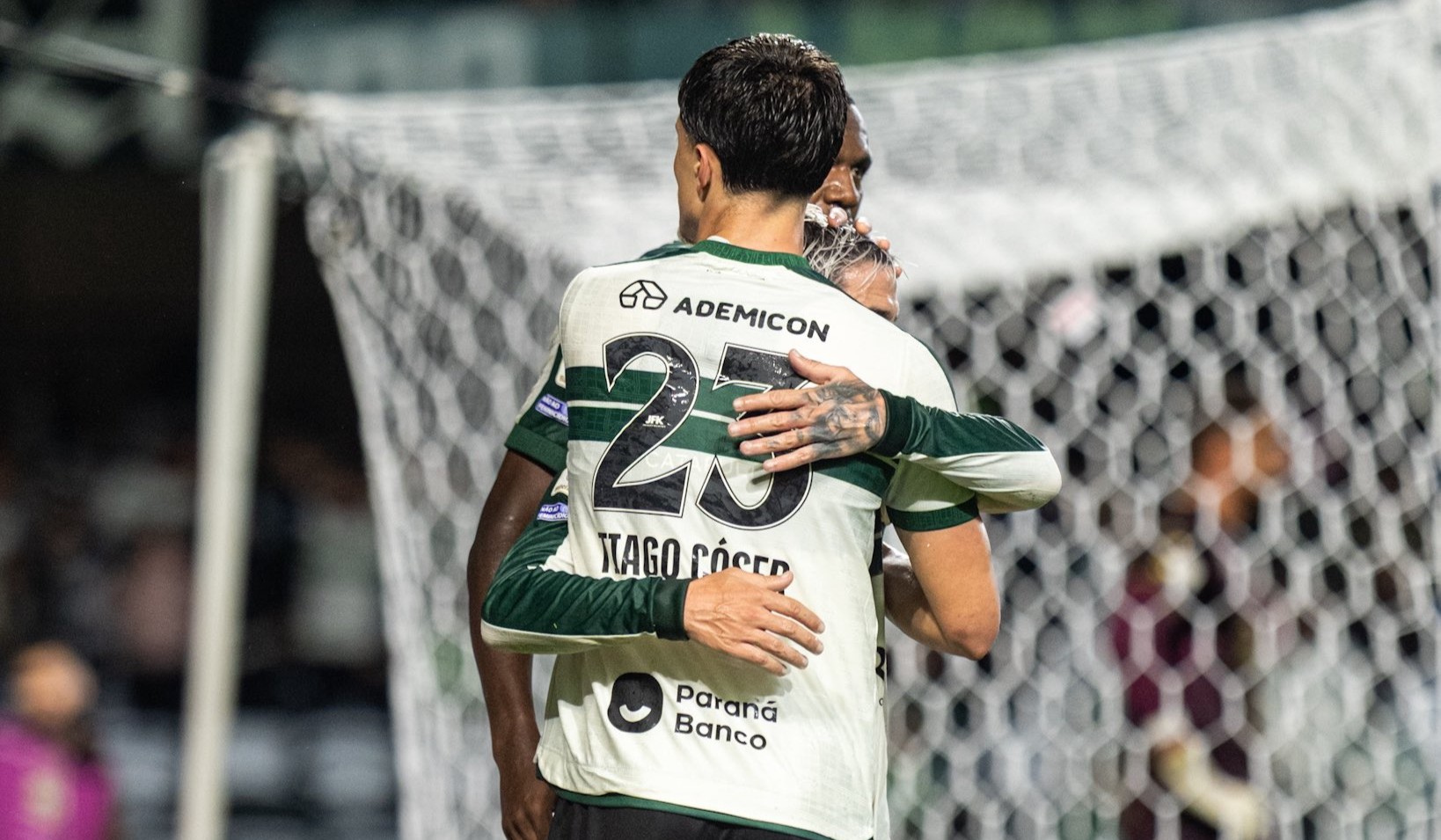 08/08/2026 – Coritiba vence Chapecoense por 2 a 1 no Couto Pereira e sobe para a oitava posição