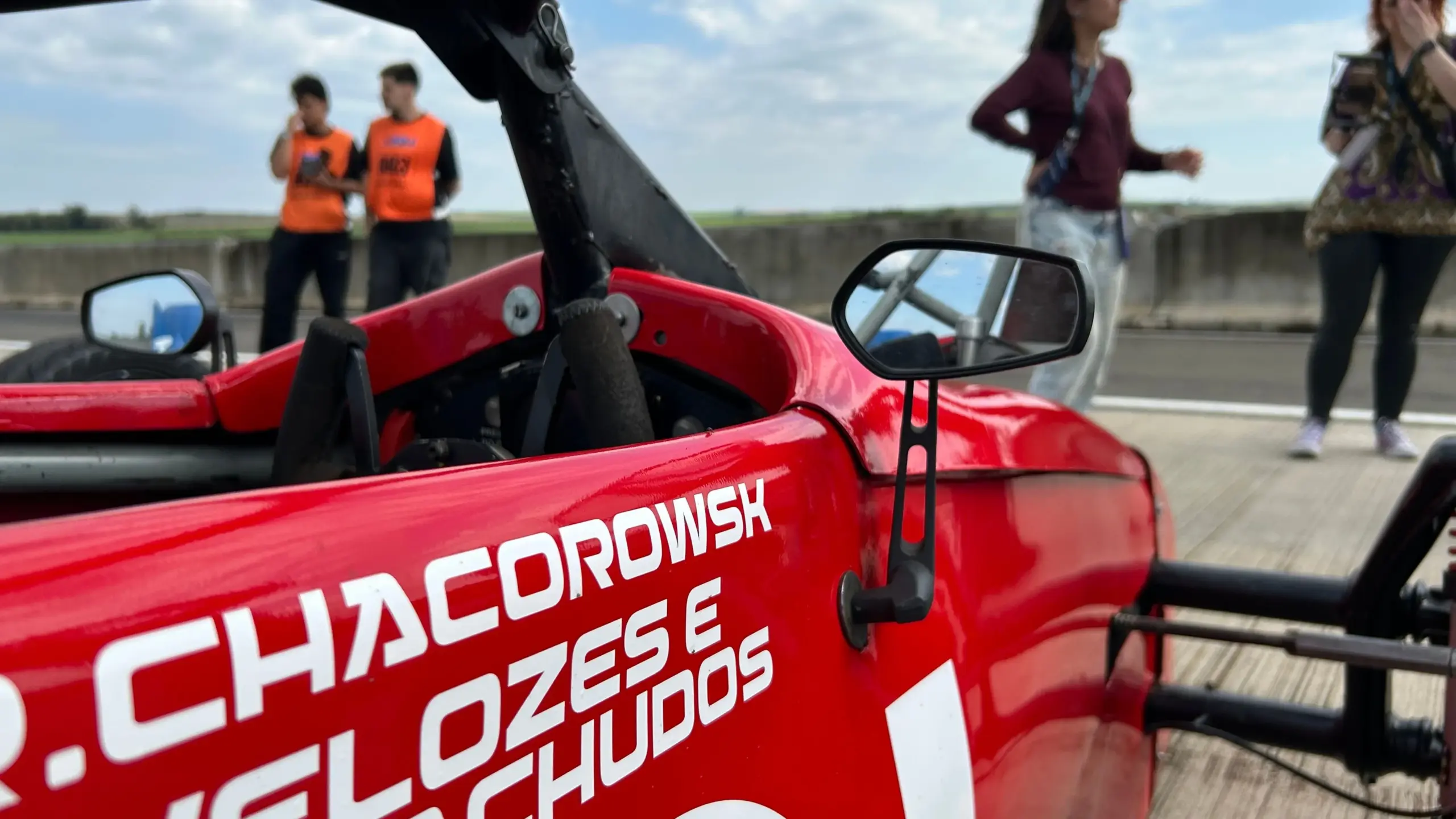 Logitech encerra G Racing Series com final presencial e transforma cinco jogadores em pilotos