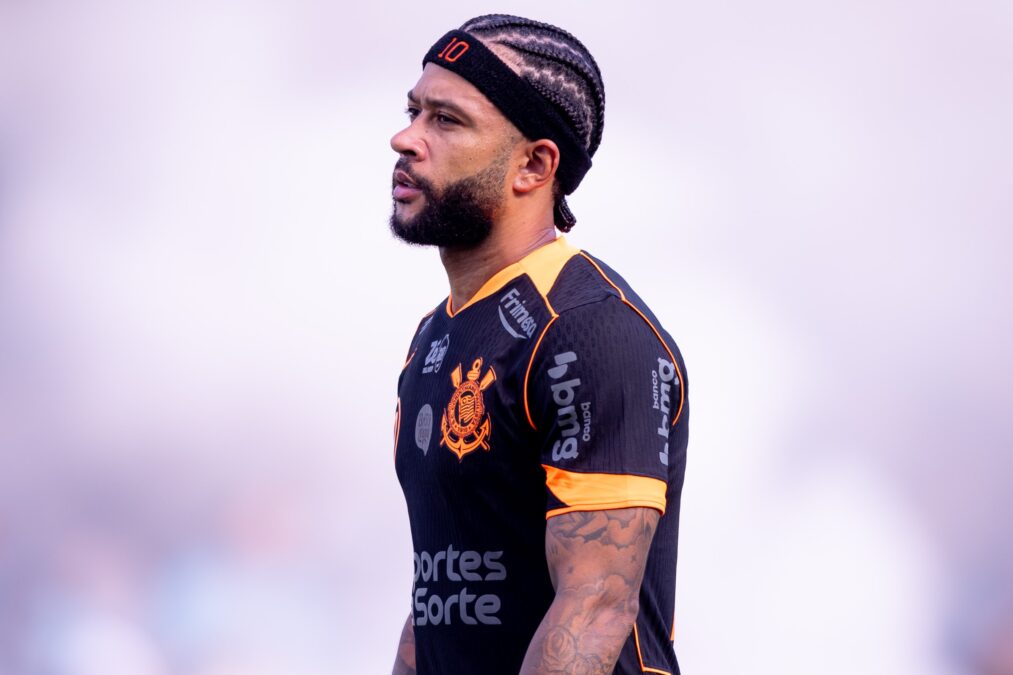 Memphis assinou versão final do contrato antes do Corinthians recuar e suspender renovação