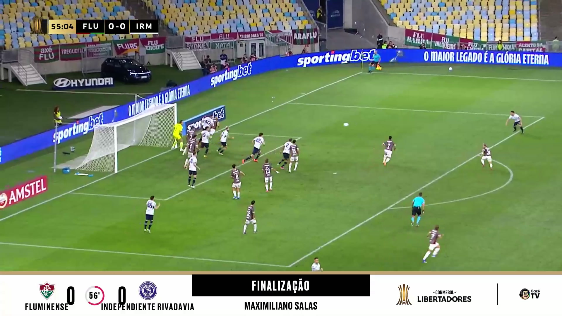 Rivadavia acerta a trave do Fluminense e quase garante vitória no Maracanã