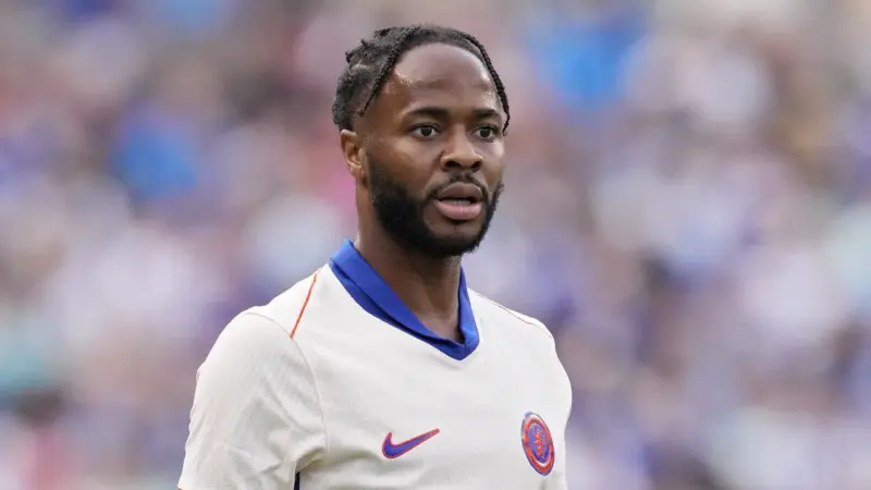 Sterling é oferecido ao Vasco, mas clube vê negociação como improvável por salário alto