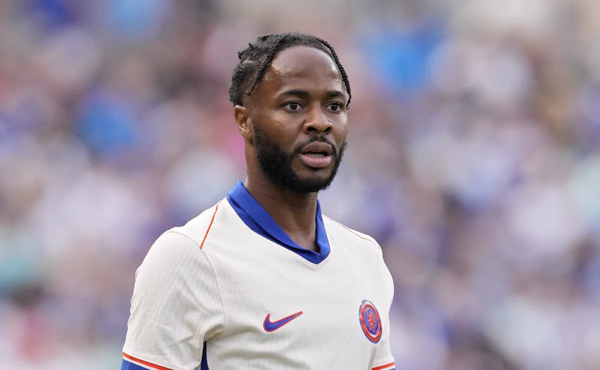 Sterling é oferecido ao Vasco, mas clube vê negociação como improvável por salário alto