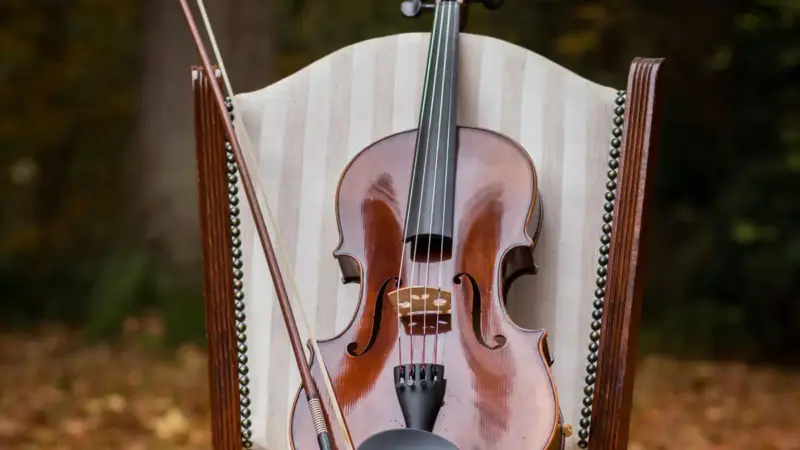 Imposto de importação para violões, instrumentos de sopro e microfones será zerado a partir de 1º de outubro de 2026