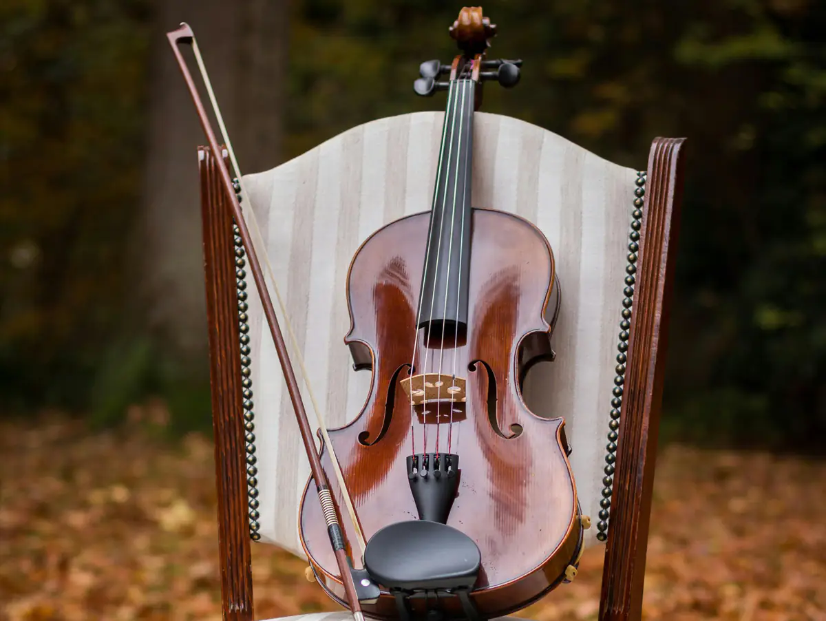 Imposto de importação para violões, instrumentos de sopro e microfones será zerado a partir de 1º de outubro de 2026