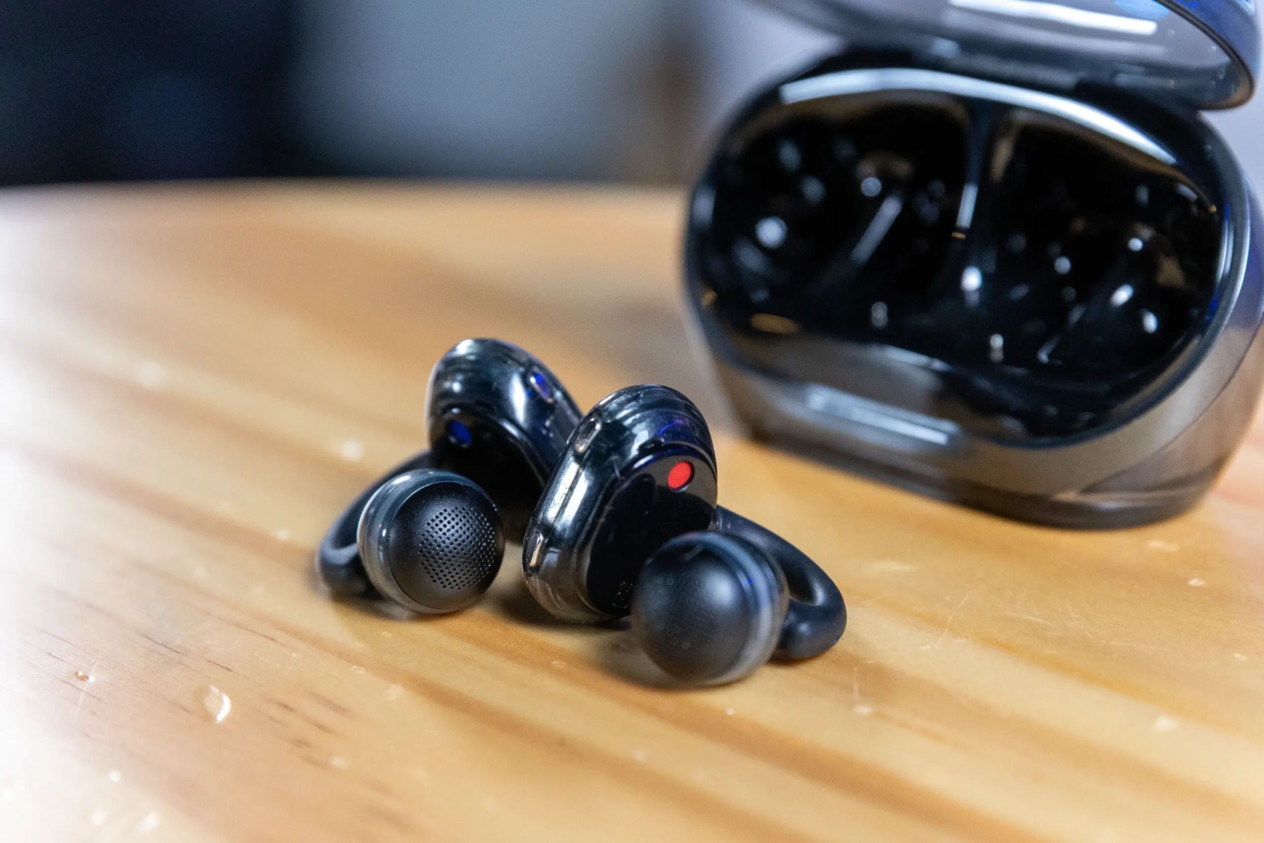 JBL Soundgear Clips: fone em formato de “brinco” prioriza estilo e conforto, mas tem limitações sonoras