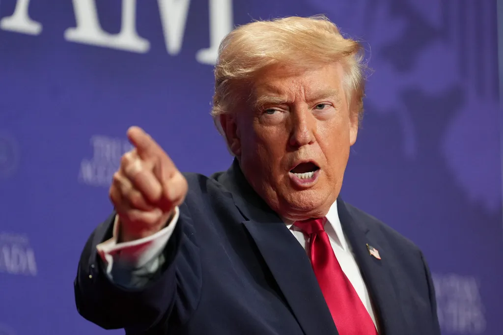 Trump diz que Irã deve pagar indenizações e reage a pedido de compensação