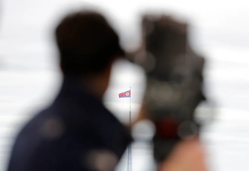 Coreia do Norte lança míssil balístico de curto alcance em direção ao Mar do Japão