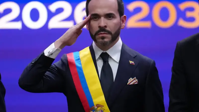 Espriella toma posse na Colômbia e ordena ação enérgica contra grupos armados