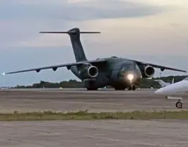 Colômbia fecha compra de dois KC-390 da Embraer e amplia presença do modelo no mercado de defesa