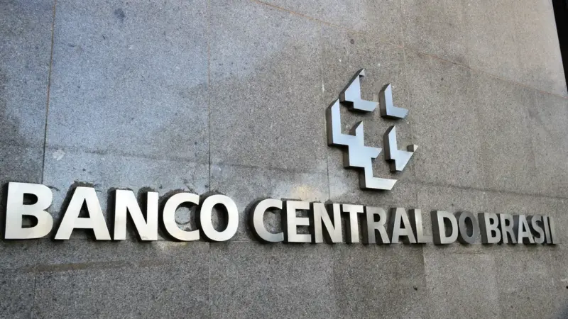 Copom corta Selic para 14% e mantém postura cautelosa sobre cortes futuros