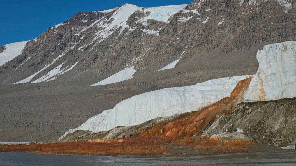 Ferro dissolvido e oxidação explicam cor vermelha das Cataratas de Sangue na Antártica