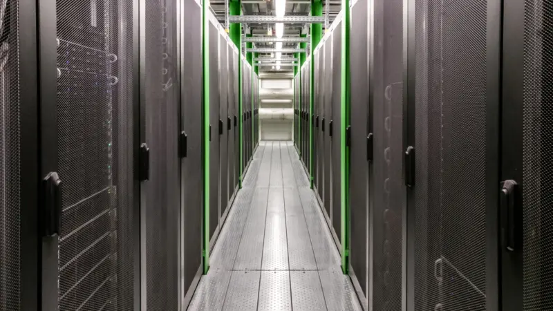 Expansão de data centers deve impulsionar adoção de IA na América Latina, diz Moody’s