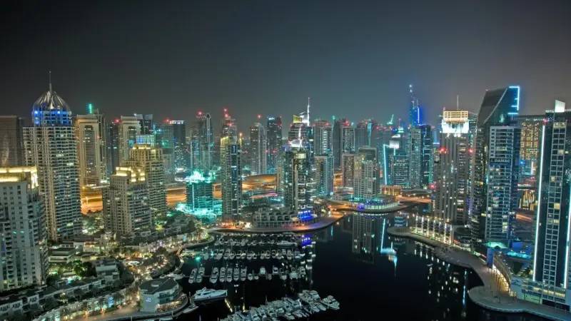 Dubai lança programa com benefícios de até €700 para moradores trazerem turistas