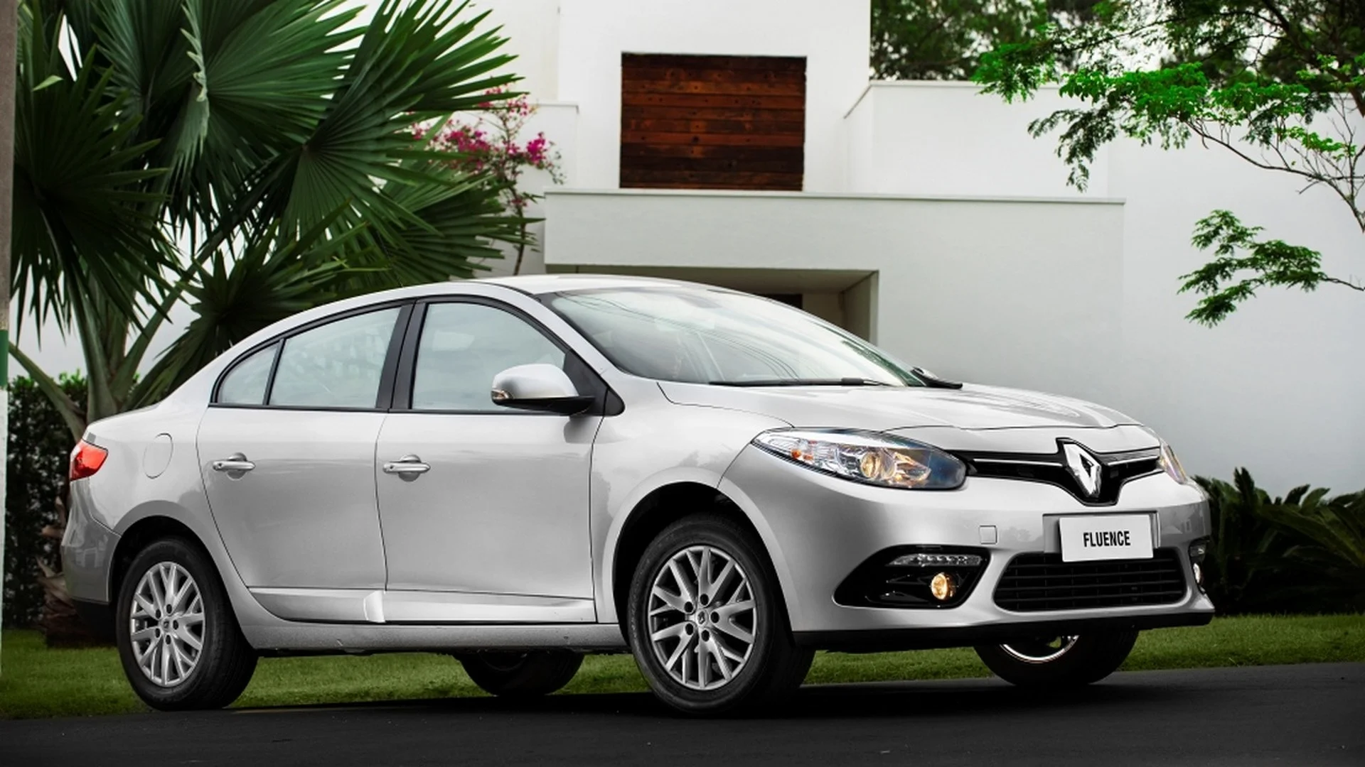 Quanto custaria um Renault Fluence hoje com a correção da inflação