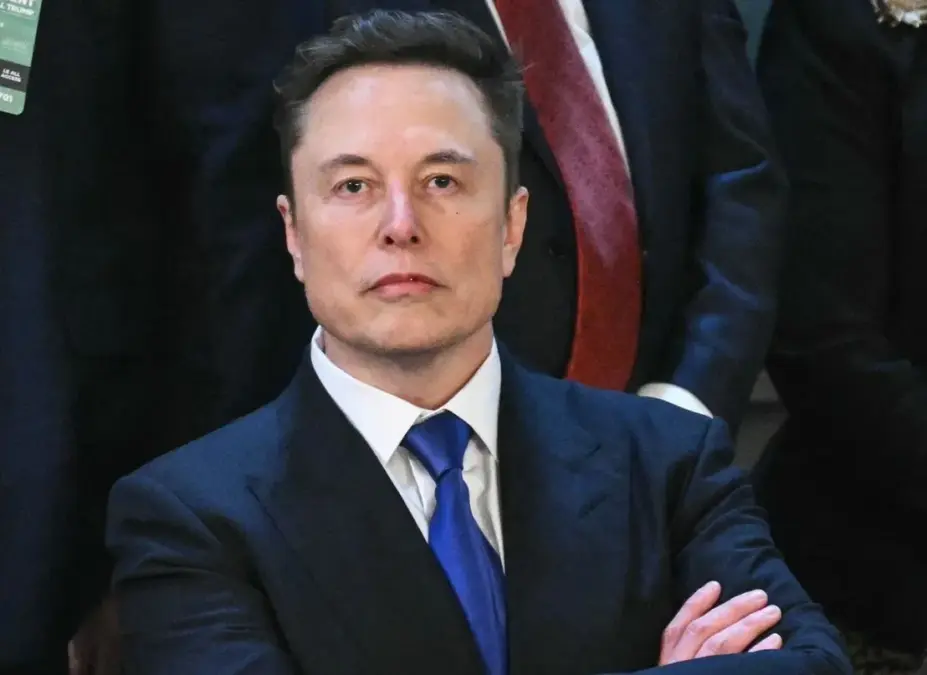 Fortuna de Elon Musk cai para US$ 684 bilhões após desvalorização da SpaceX