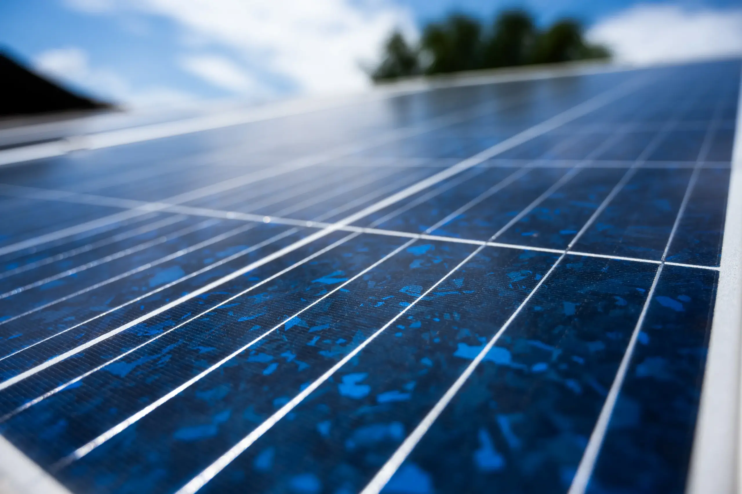 EUA aplicam tarifa de 15% e preço mínimo sobre polissilício usado em painéis solares e chips