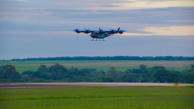 Eve realiza primeiro voo de transição parcial de seu eVTOL e avança no desenvolvimento