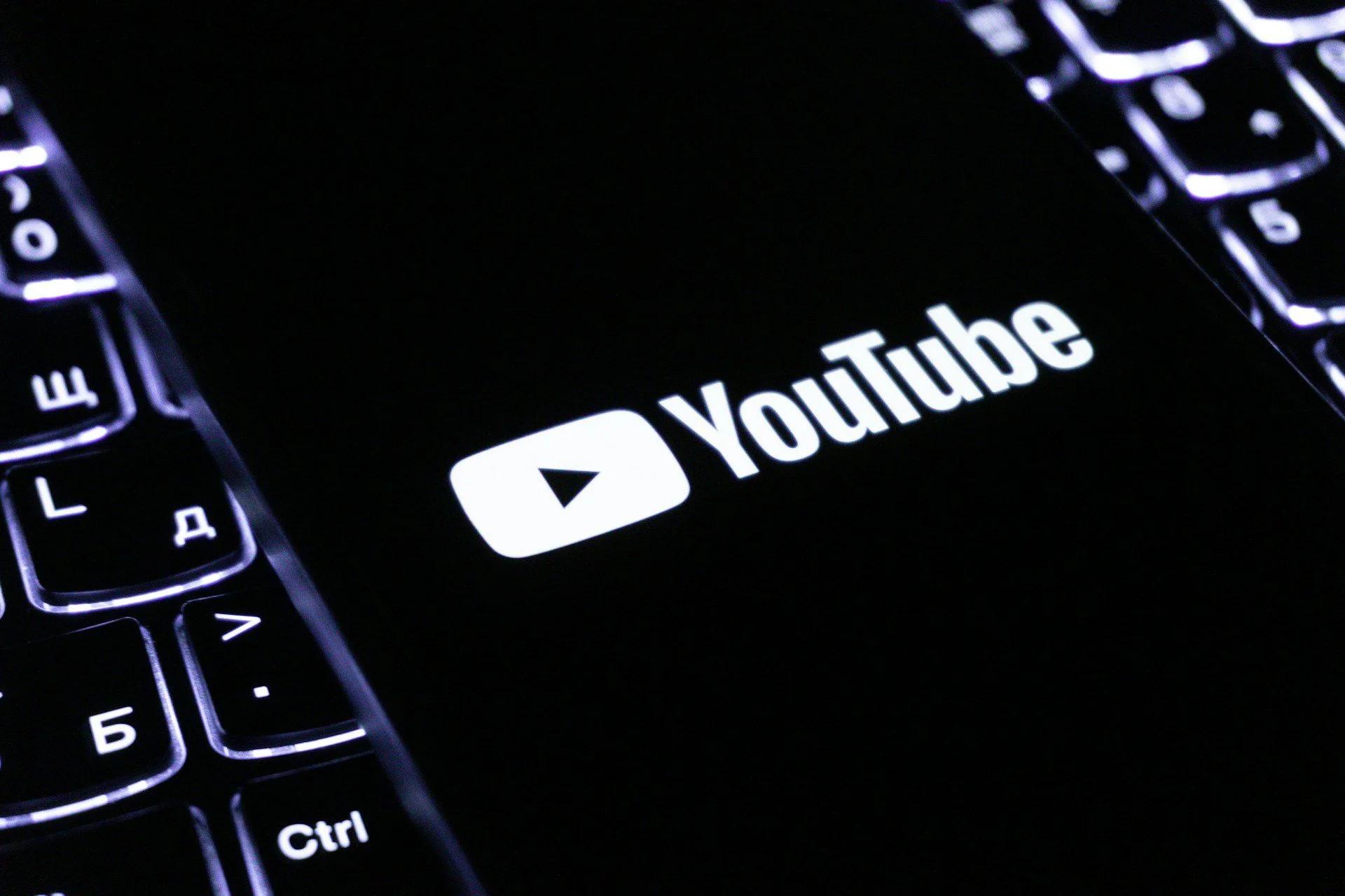 31/01/2027 — YouTube dobra exigência de tempo de exibição e eleva critérios para monetização de novos canais