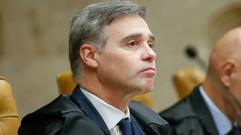 Advogados de Vorcaro solicitam audiência com André Mendonça no STF