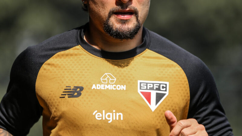 Artur volta a treinar no gramado e São Paulo inicia preparação para enfrentar o Bolívar