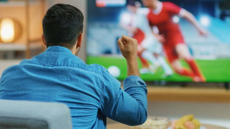 Futebol hoje na TV (08/08): onde assistir as partidas do sábado