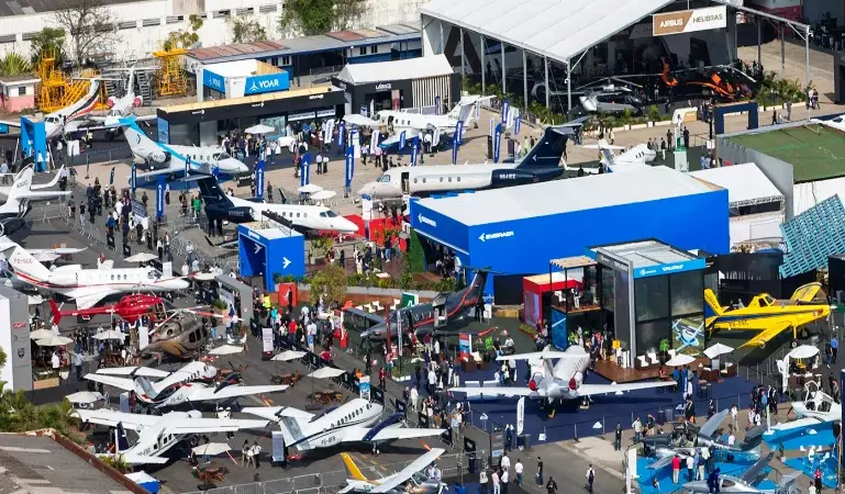 Empresários cearenses participam da 21ª Labace, que exibe 55 aeronaves e projeta superar US$ 150 milhões em negócios