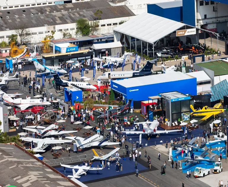 Empresários cearenses participam da 21ª Labace, que exibe 55 aeronaves e projeta superar US$ 150 milhões em negócios