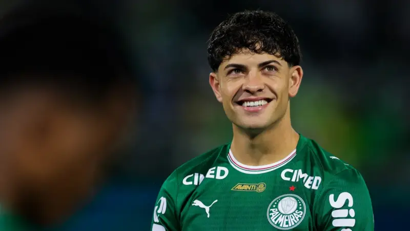 Napoli faz oferta por Agustín Giay e Palmeiras avalia proposta pelo lateral