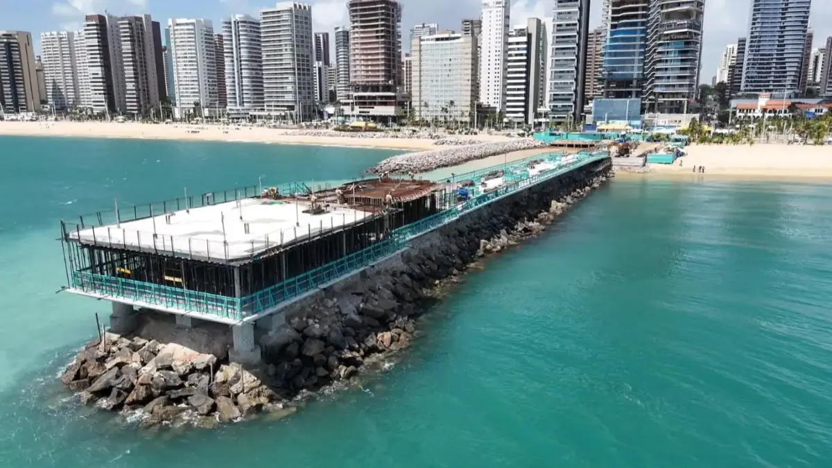 Píer Ideal avança na Beira-Mar de Fortaleza e ganha contornos da nova estrutura