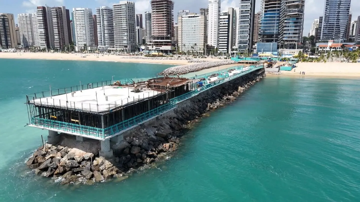 Píer Ideal avança na Beira-Mar de Fortaleza e ganha contornos da nova estrutura
