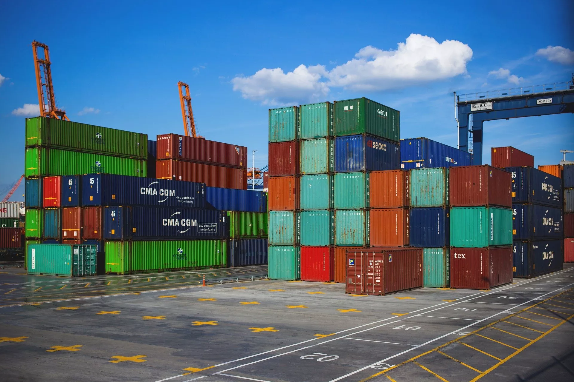 EUA elevam importações de produtos asiáticos no primeiro semestre por incerteza sobre tarifas