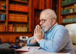 Lula e Putin falam por telefone sobre guerra na Ucrânia e ampliam diálogo comercial