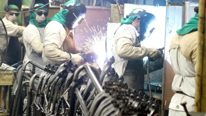 24/07/2026 — Juros elevados levam 39% das indústrias a prever aumento do endividamento, aponta CNI