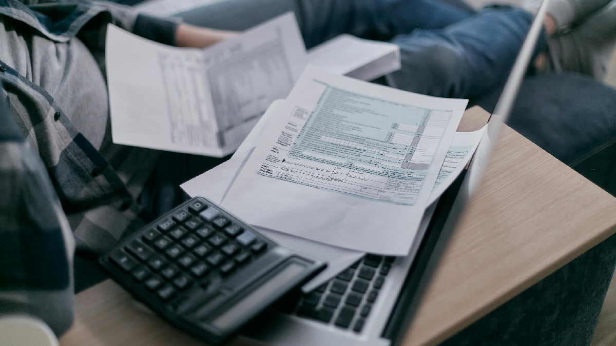Endividamento das famílias alcança 82% em julho; inadimplência recua para 29,8%