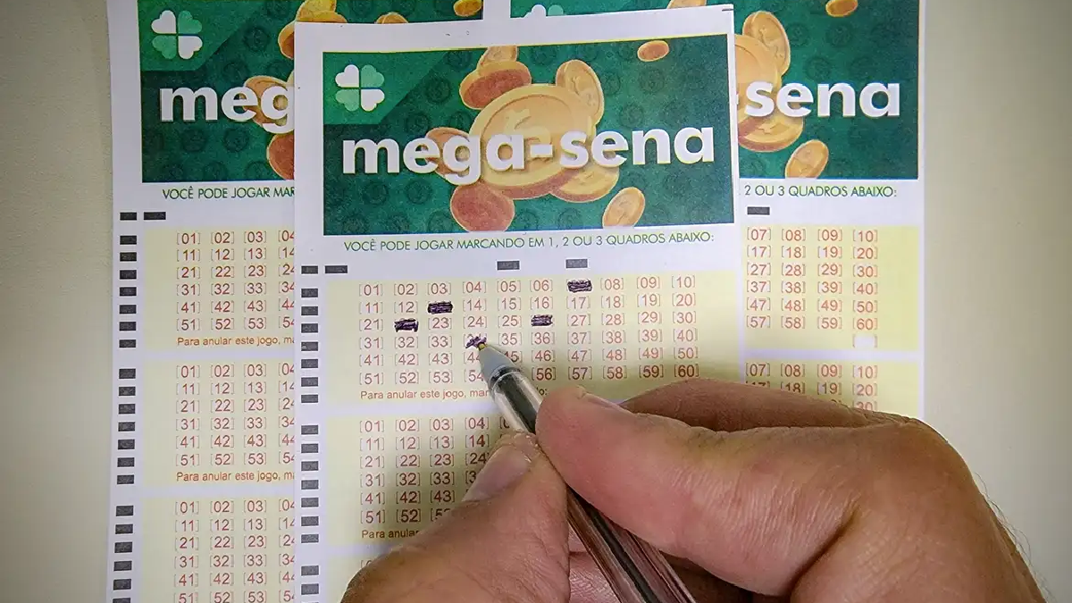 Quanto renderiam R$ 165 milhões da Mega-Sena em poupança, Tesouro Selic e CDBs