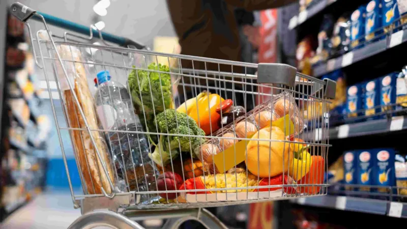 Inflação desacelera para 0,07% em julho e acumulado de 12 meses volta à
