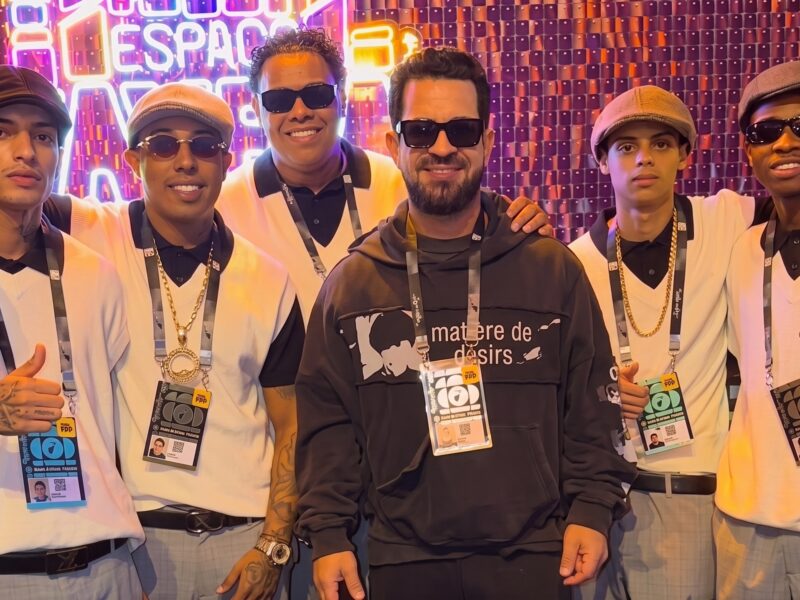 Coral das Quebradas sobe ao palco do Rock in Rio ao lado de Dennis e homenageia Mr. Catra