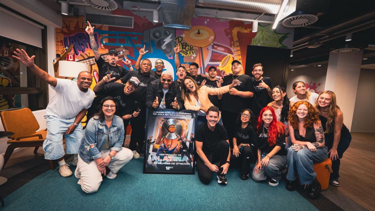 MC Jvila assina com a Warner Music Brasil e lança primeiro álbum em parceria com a GR6