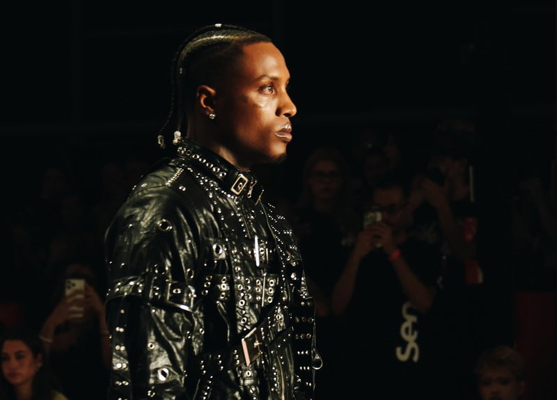 KayBlack na SPFW: “A moda e a música andam lado a lado”